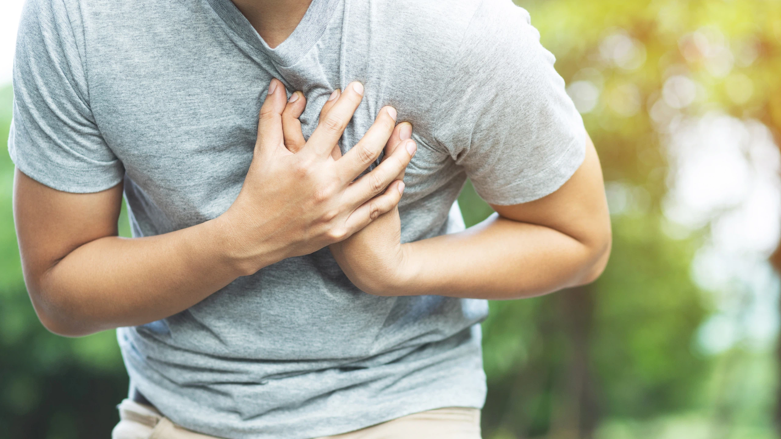 tuc nguc 1 c4341dc730 Dấu hiệu sớm của các vấn đề tim mạch bạn không thể bỏ qua